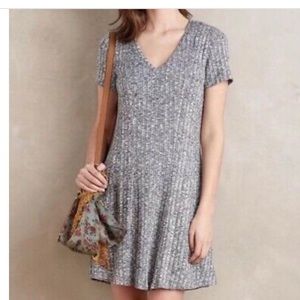Dolan Anthropologie Heather Gray Ribbed Knit V Neck Short Sleeve Swing Dress M